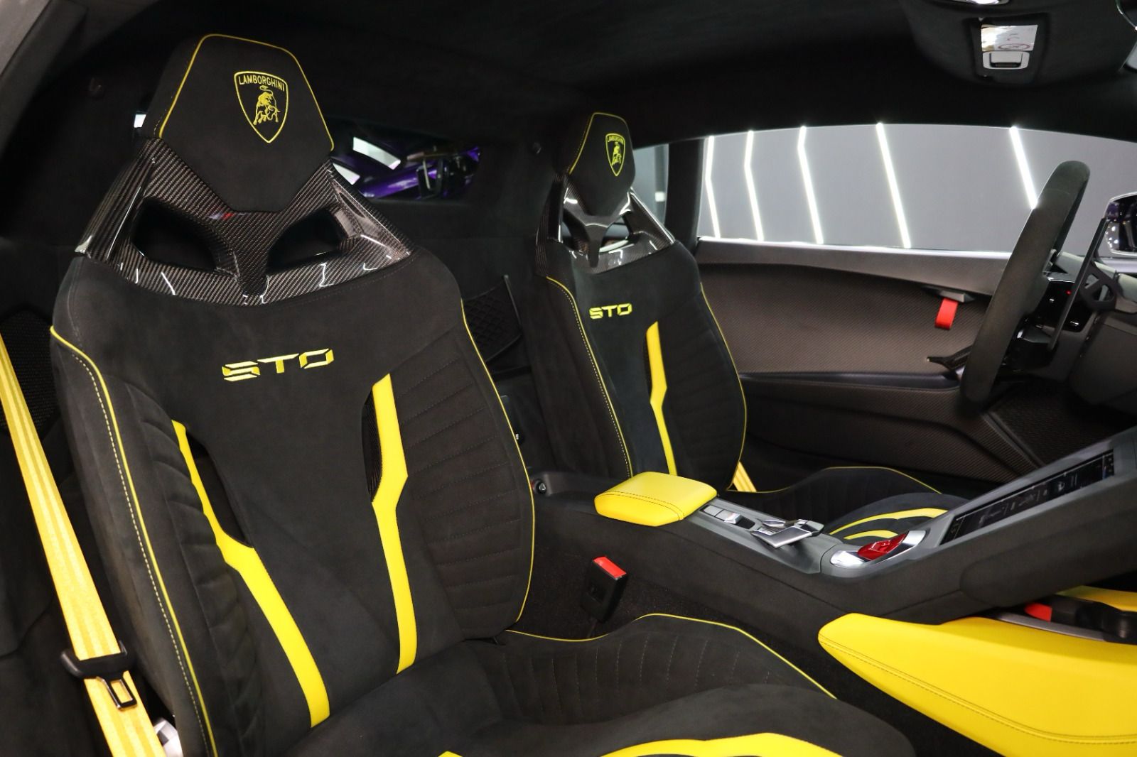 Lamborghini Huracan STO